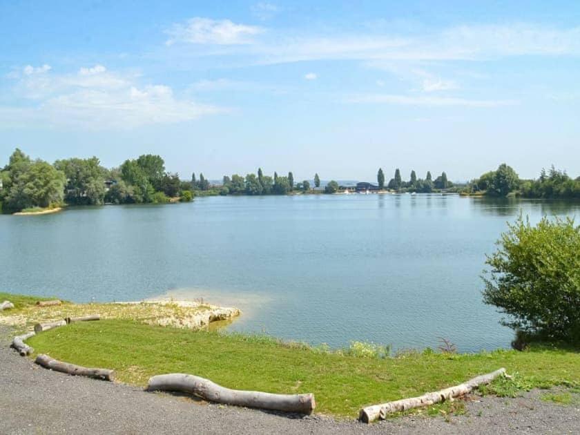 צ'יצ'סטר Lake Lodges מראה חיצוני תמונה