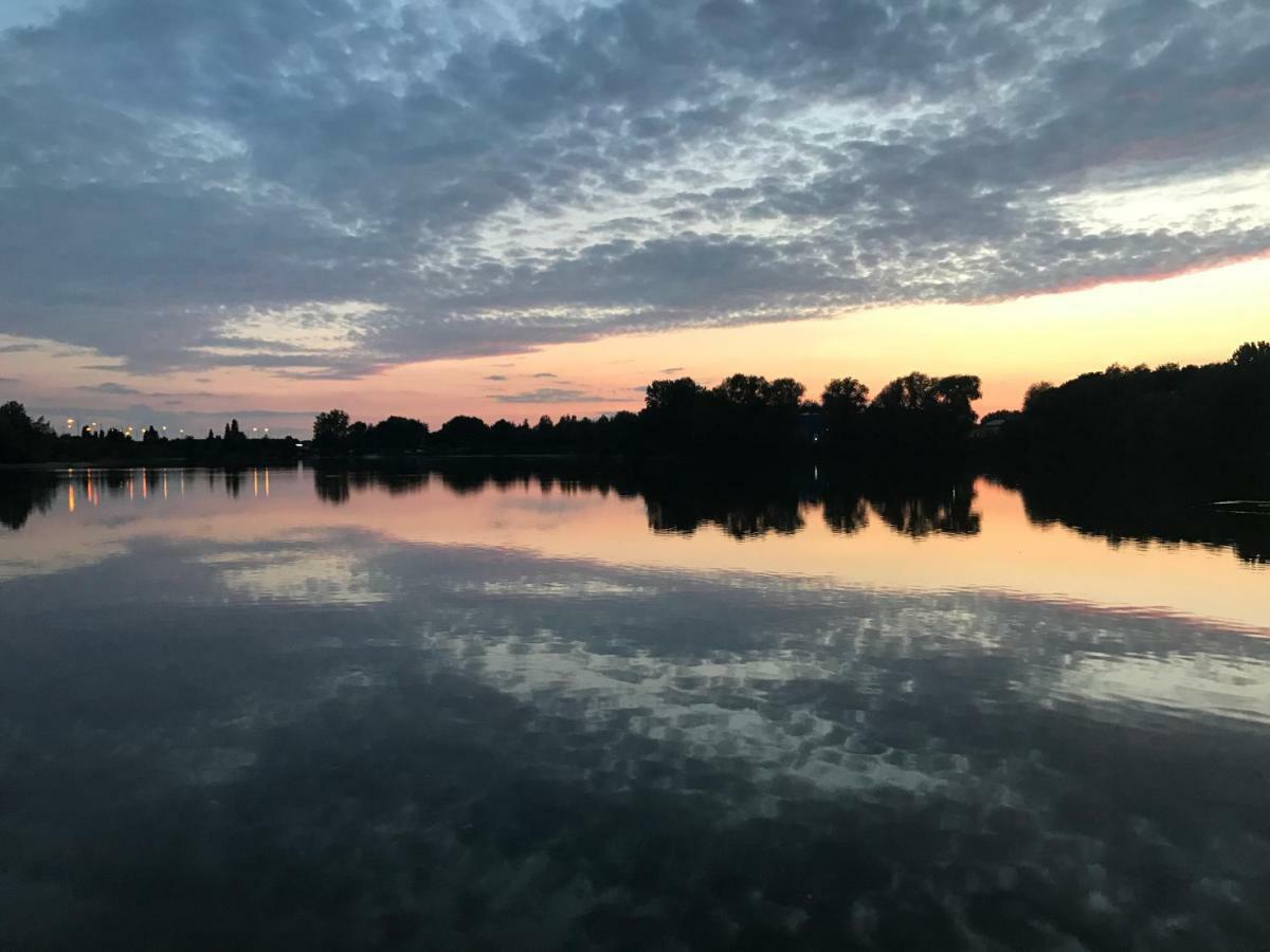 צ'יצ'סטר Lake Lodges מראה חיצוני תמונה